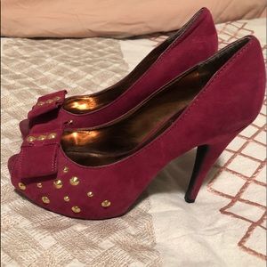 Sexy hot pink Guess Pumps